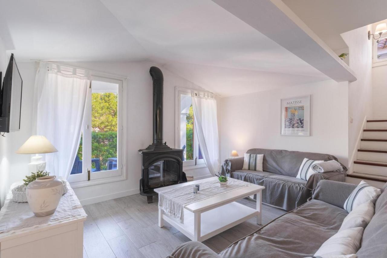 Gorgeous Renovated Cala Sant Vicenc Beach Villa Кала-Сан-Вісенте Екстер'єр фото